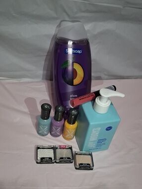 ✨ NIB 9-Piece Beauty & Bath Bundle - Softsoap, BBW, Maybelline, Wet n Wild ✨